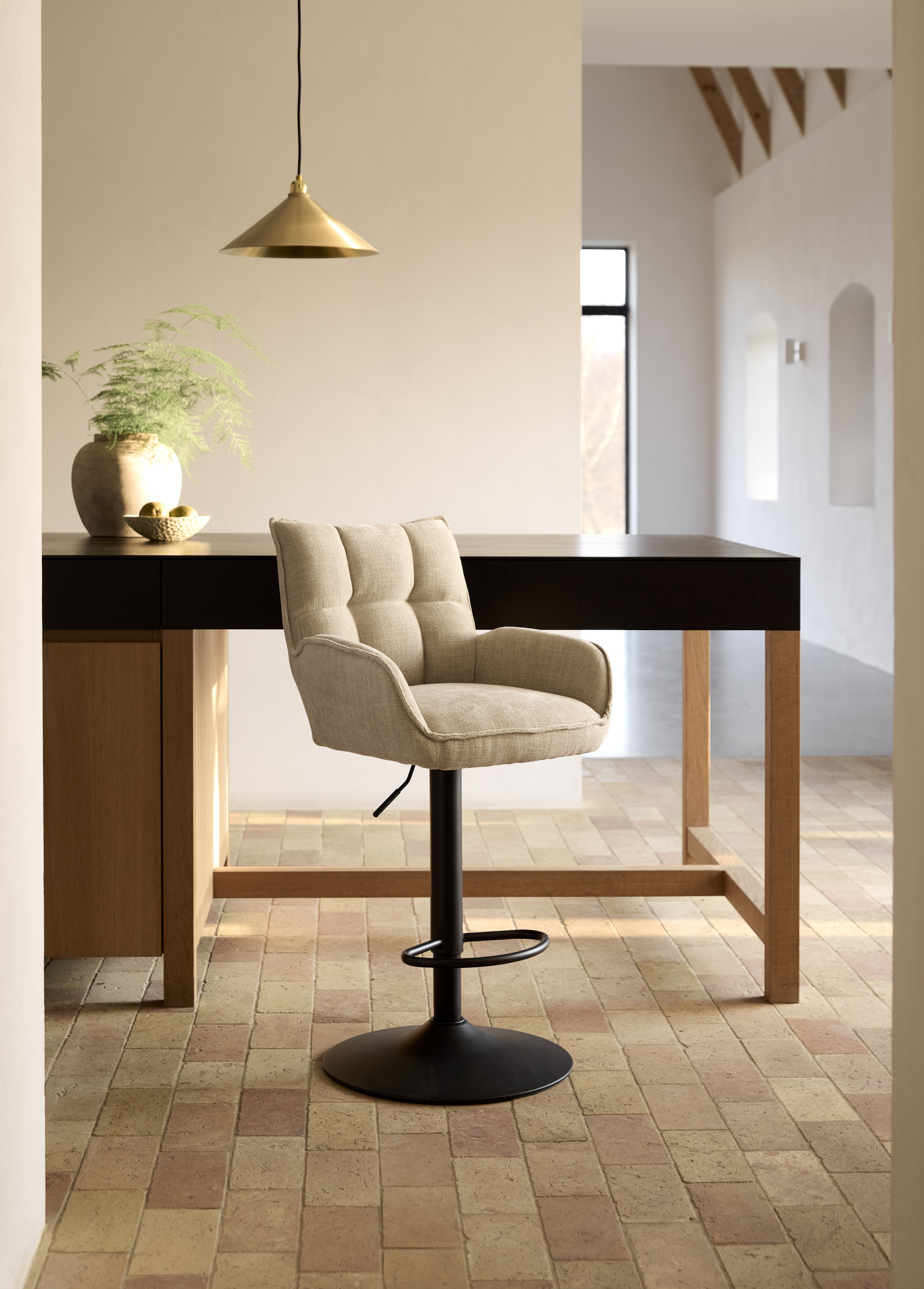 54840004 MARILLA BAR STOOL LINEN_R1